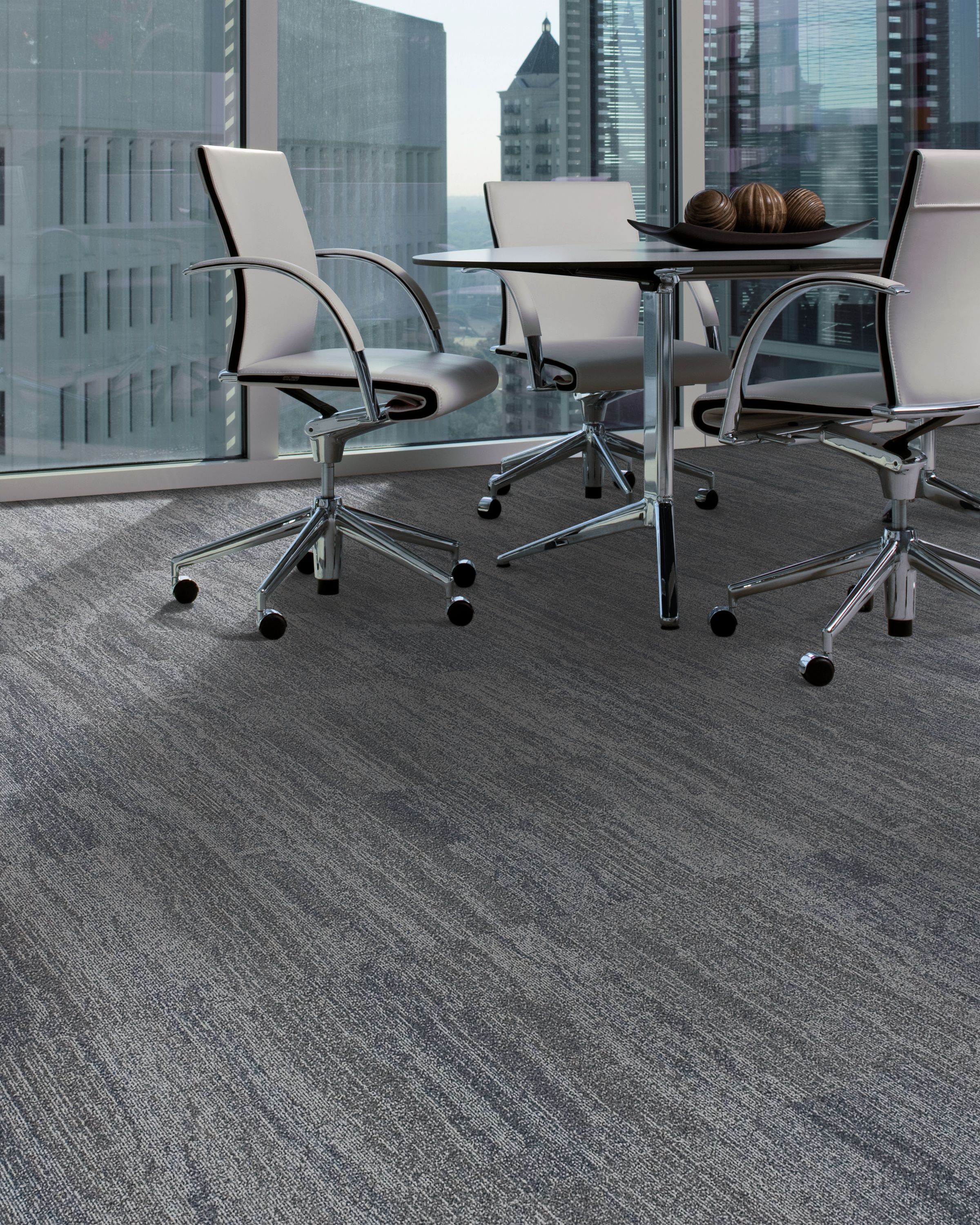 Interface Vermont carpet tile in meeting room with table and chairs imagen número 8